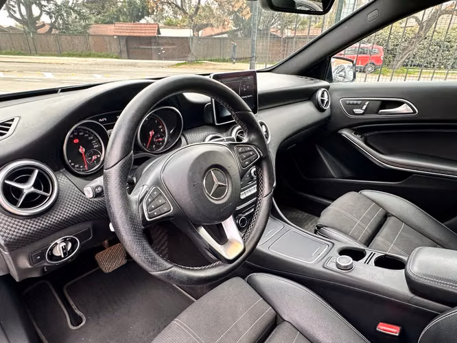 MERCEDES-BENZ A200 D AUTOMáTICO DIESEL  2017