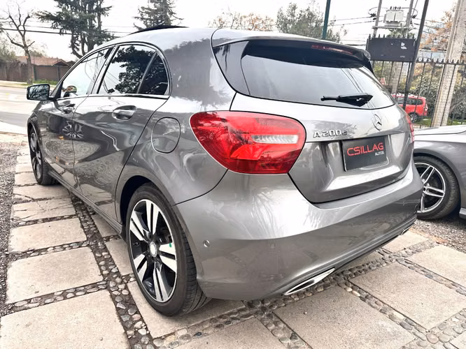MERCEDES-BENZ A200 D AUTOMáTICO DIESEL  2017