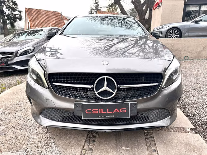 MERCEDES-BENZ A200 D AUTOMáTICO DIESEL  2017