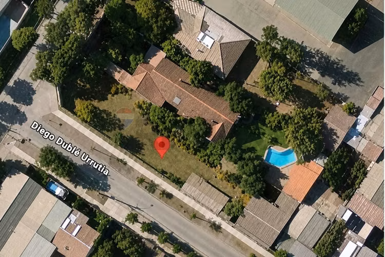 Casa con gran terreno - el bosque - Imagen 2