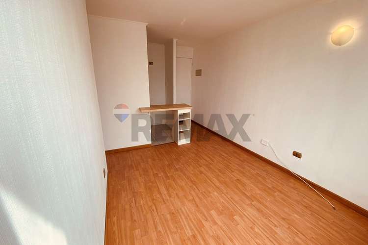 Excelente dpto piso 10 de 2d+1b+e+b-santiago - Imagen 3