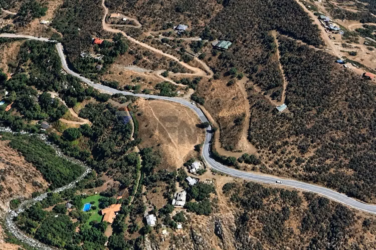 Terreno estratégico 14.310 m² en farellones - Imagen 3