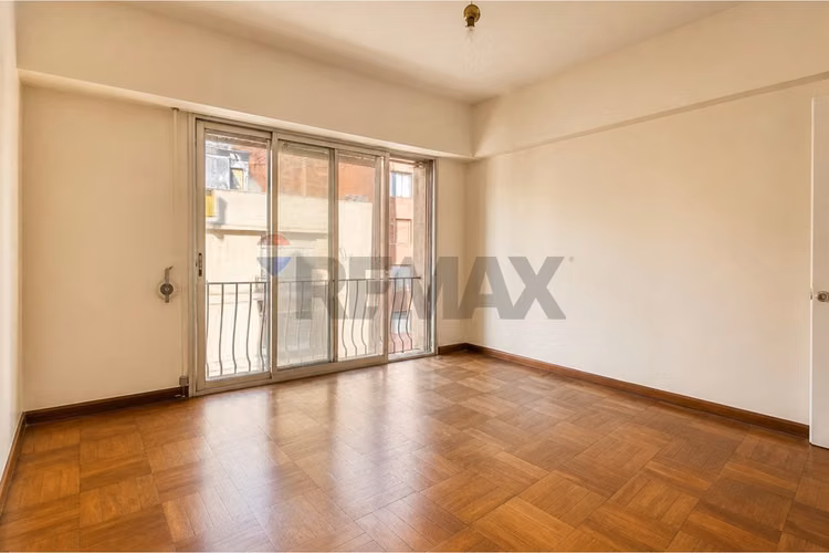 Venta amplio depto en stgo | metro b. artes