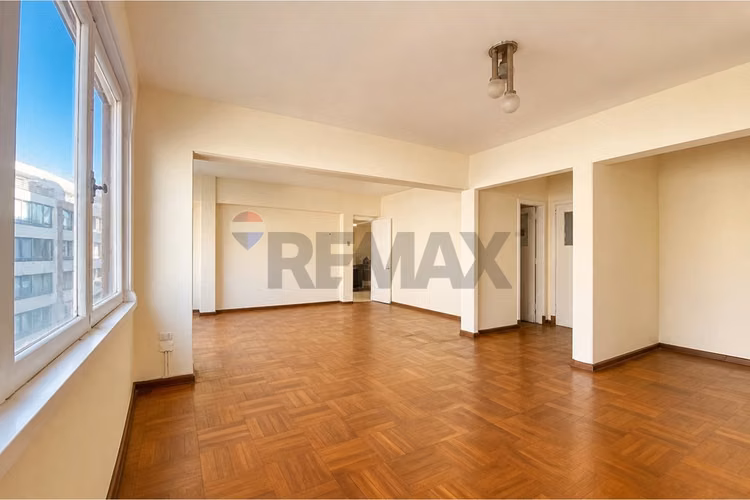 Venta amplio depto en stgo | metro b. artes