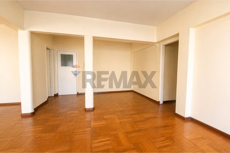 Venta amplio depto en stgo | metro b. artes