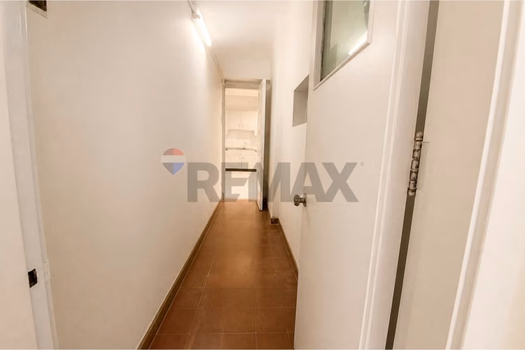 Venta amplio depto en stgo | metro b. artes