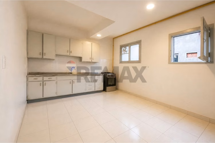 Venta amplio depto en stgo | metro b. artes