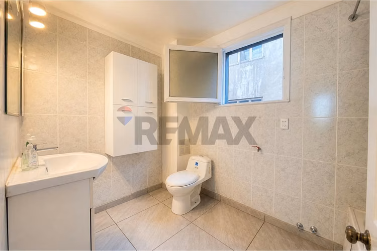 Venta amplio depto en stgo | metro b. artes