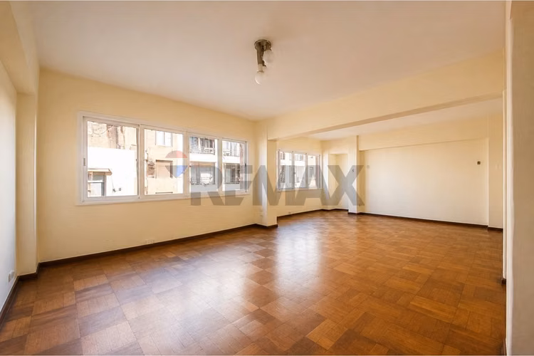 Venta amplio depto en stgo | metro b. artes