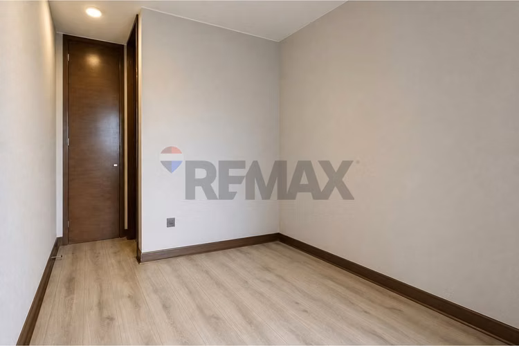 Amplio y luminoso! 3 dorm + servicios, nororiente