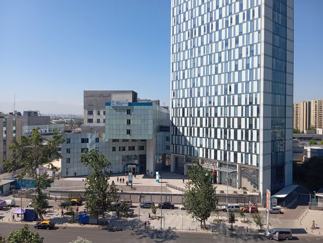 2300 UF VENTA CON ESTACIONAMIENTO 2D 1B NUEVA ALAMEDA 4877