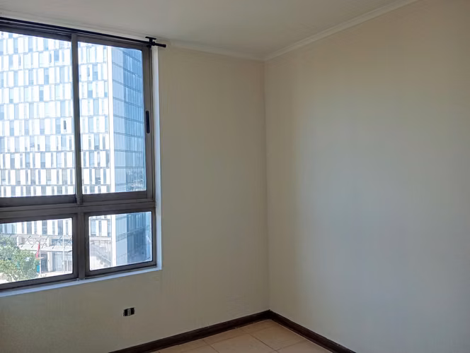 2300 UF VENTA CON ESTACIONAMIENTO 2D 1B NUEVA ALAMEDA 4877