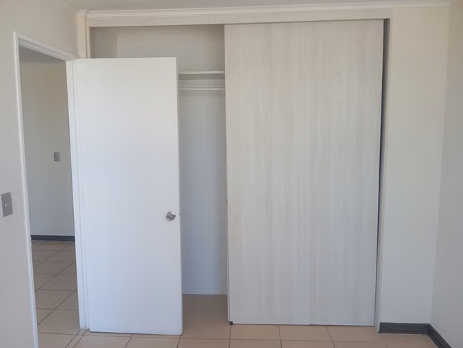 2300 UF VENTA CON ESTACIONAMIENTO 2D 1B NUEVA ALAMEDA 4877