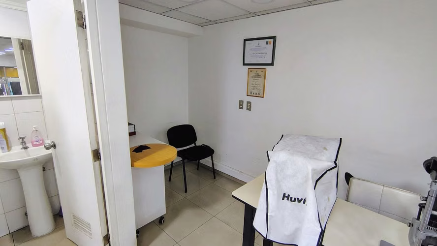 ARRIENDO LOCAL COMERCIAL EN GALERIA SANTIAGO CENTRO - Imagen 6