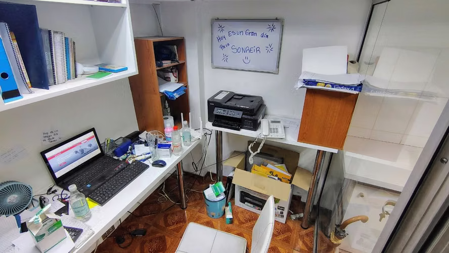 ARRIENDO LOCAL COMERCIAL EN GALERIA SANTIAGO CENTRO - Imagen 9