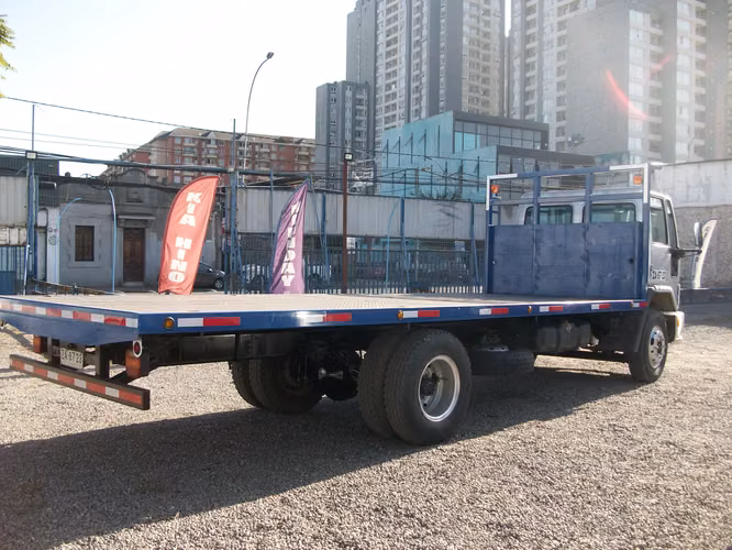 camion forg cargo 1317 año 2006