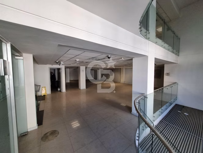 Local Comercial en Providencia: Ubicación Estratégica - Imagen 7