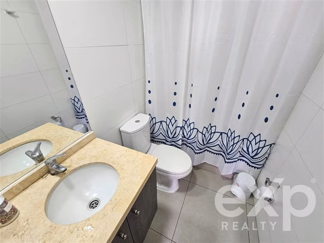 Se vende departamento a pasos metro Carlos Valdovinos