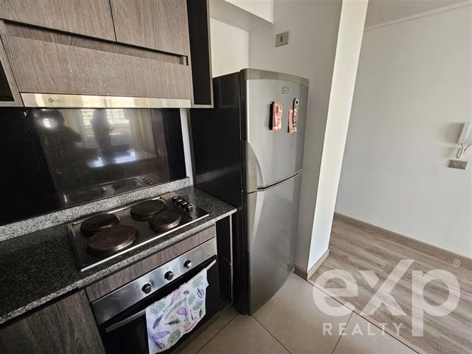 Se vende departamento a pasos metro Carlos Valdovinos
