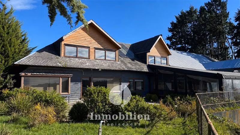 Casona con acceso al Lago y vista insuperable en Llanquihue