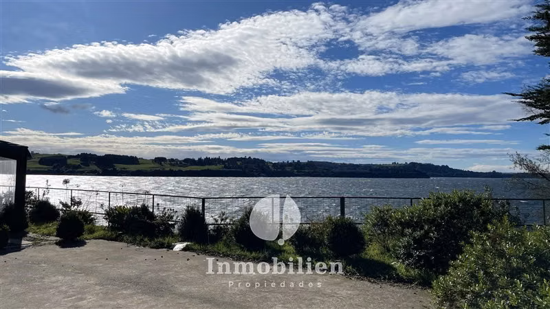 Casona con acceso al Lago y vista insuperable en Llanquihue - Imagen 23