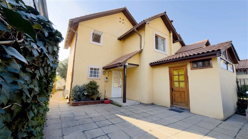 Casa en arriendo de 4 dorm. en Puente Alto Brisas del maipo