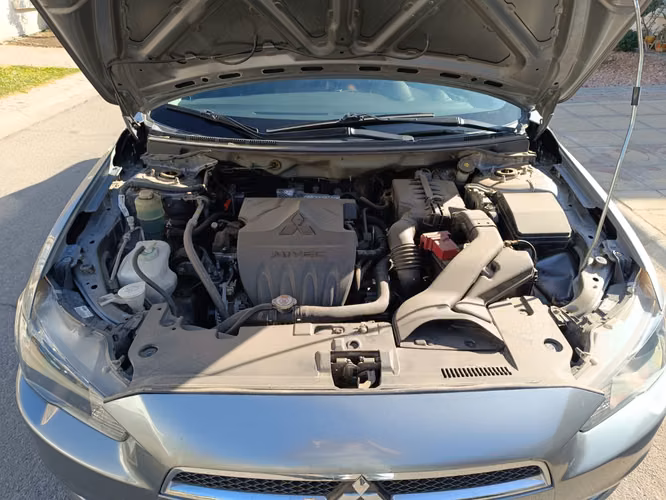Mitsubishi Lancer R/T 1.6 (2015) | Automático