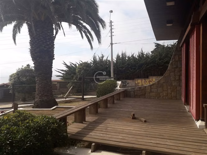 Casa en venta en El Quisco, 2 roles, vista al mar, 3 dorm.