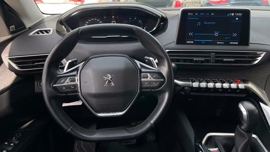 Peugeot 5008 BLUE HDI 1.5 AT (2021)