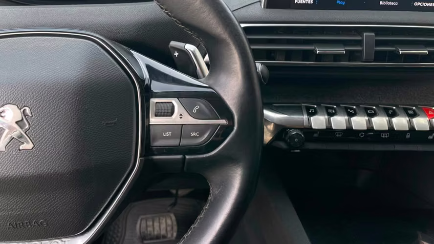 Peugeot 5008 BLUE HDI 1.5 AT (2021)