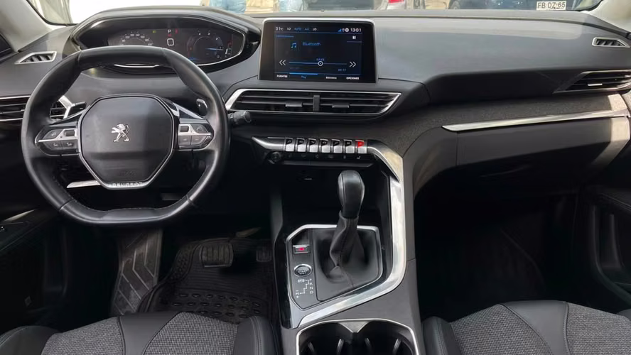 Peugeot 5008 BLUE HDI 1.5 AT (2021)
