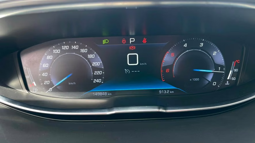 Peugeot 5008 BLUE HDI 1.5 AT (2021)