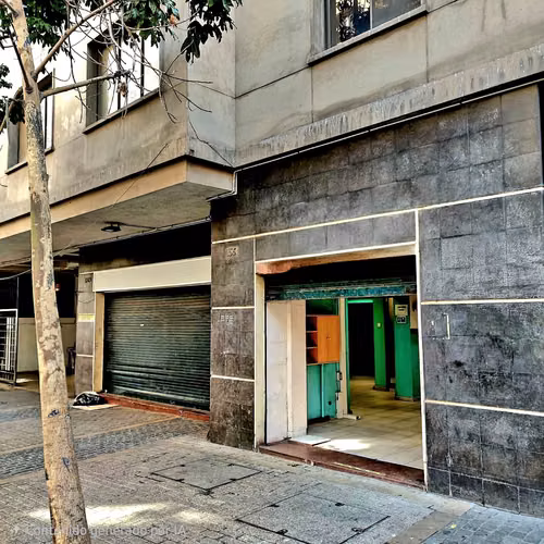 LOCAL COMERCIAL CERCANO A LA MONEDA .Precio Bajo Tasación