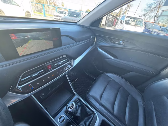 JAC JS8 1.5 LUXURY SE 6 MT - Imagen 15
