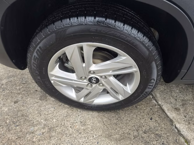 HYUNDAI CRETA 1.5 SU2I PLUS MT