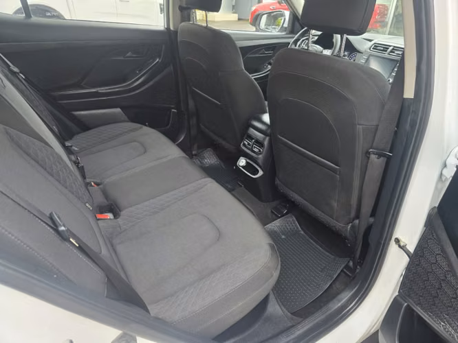 HYUNDAI CRETA 1.5 SU2I PLUS MT
