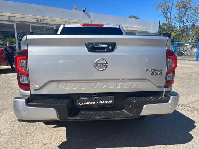 NISSAN NAVARA 2.3 DC PLATINUM AT 4X4 DIESEL - Imagen 4