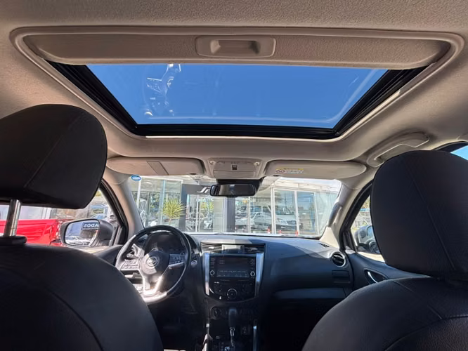 NISSAN NAVARA 2.3 DC PLATINUM AT 4X4 DIESEL - Imagen 12