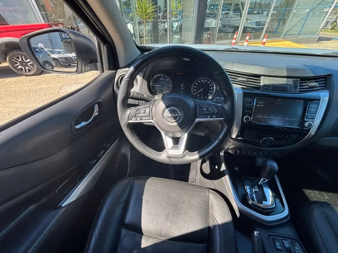NISSAN NAVARA 2.3 DC PLATINUM AT 4X4 DIESEL - Imagen 17