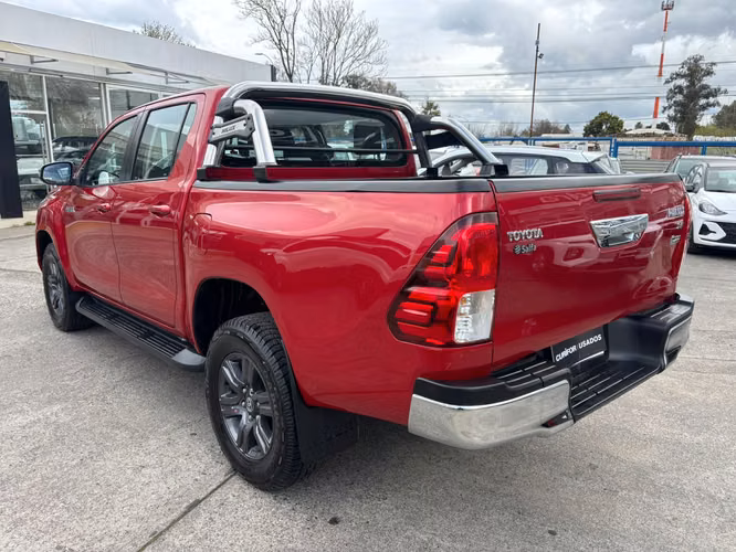 TOYOTA HILUX 2.4 SR MT 4X2 DIESEL