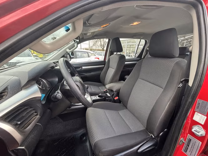 TOYOTA HILUX 2.4 SR MT 4X2 DIESEL