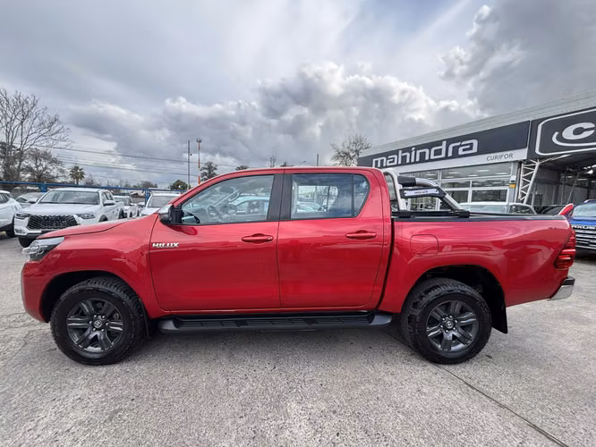 TOYOTA HILUX 2.4 SR MT 4X2 DIESEL