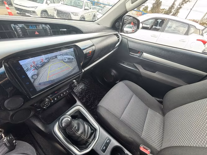 TOYOTA HILUX 2.4 SR MT 4X2 DIESEL