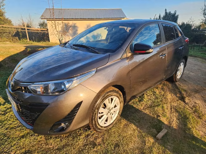 Yaris automático