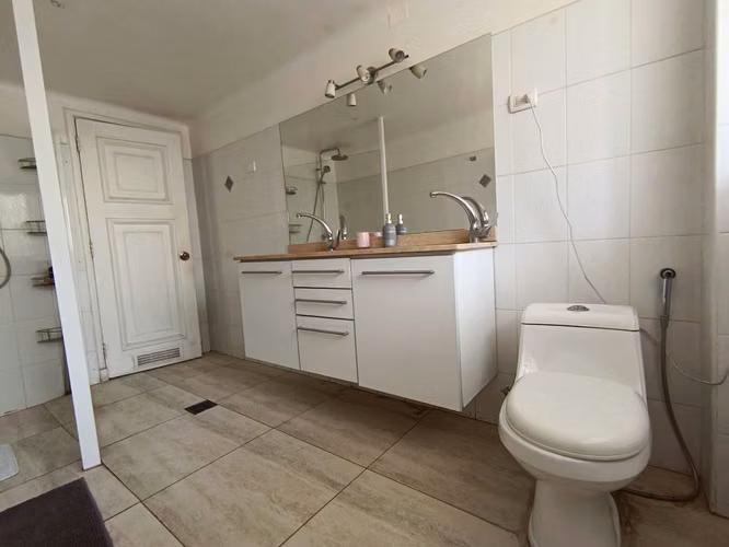 Venta de amplio departamento a pasos de Plaza Vergara en Viña del Mar - Imagen 16