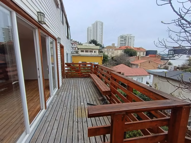Venta de espectacular casa con vista al mar en sector residencial Recreo - Imagen 7
