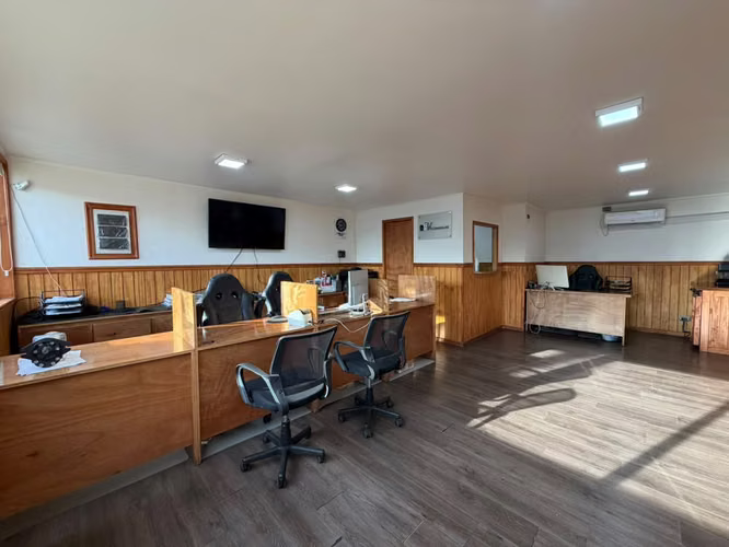 LOCAL COMERCIAL CON BODEGA SECTOR PRESIDENTE IBAÑEZ