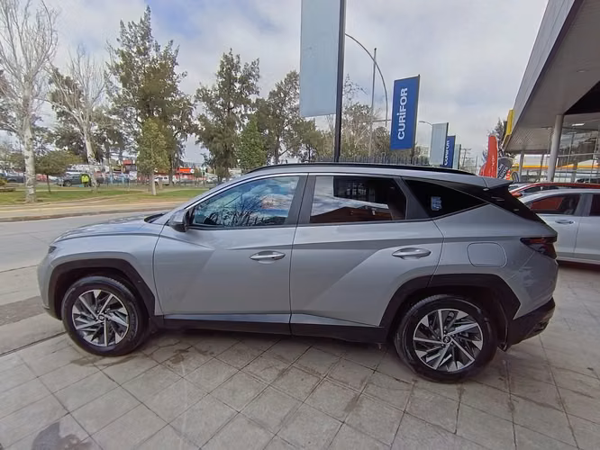HYUNDAI TUCSON 2.0 NX4 PLUS MT - Imagen 8