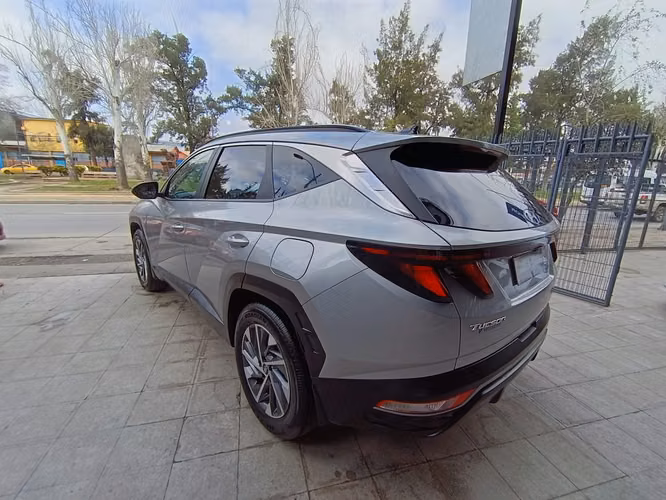 HYUNDAI TUCSON 2.0 NX4 PLUS MT - Imagen 7