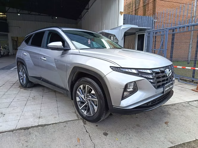 HYUNDAI TUCSON 2.0 NX4 PLUS MT - Imagen 3